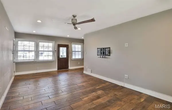 208 Huntleigh DR, St Louis, MO 63122