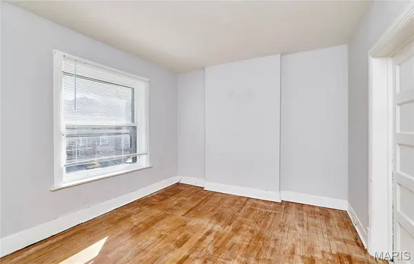 953 Catalpa ST, St Louis, MO 63112