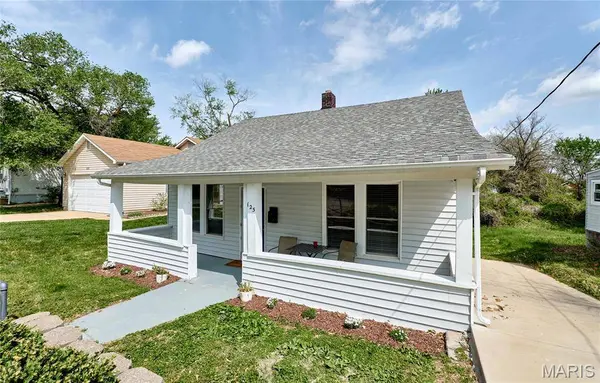 125 Lithia AVE, Webster Groves, MO 63119