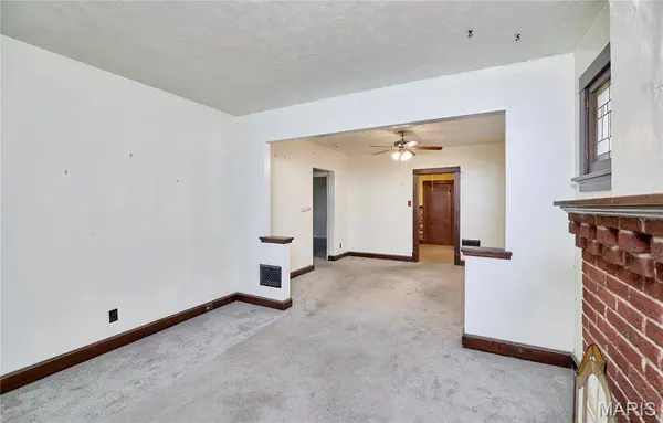 3125 Thelma AVE, St Louis, MO 63121