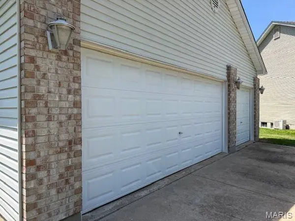 1433 Sportsmans CT, O'fallon, MO 63366