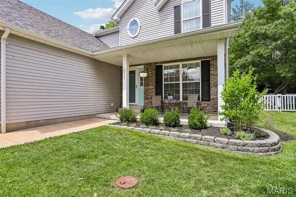 511 Winter Garden DR, Fenton, MO 63026
