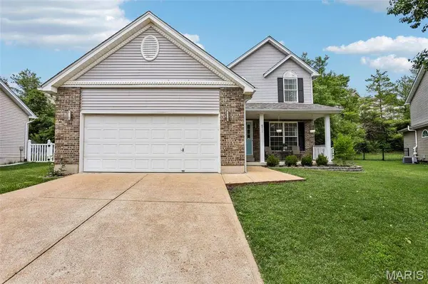511 Winter Garden DR, Fenton, MO 63026
