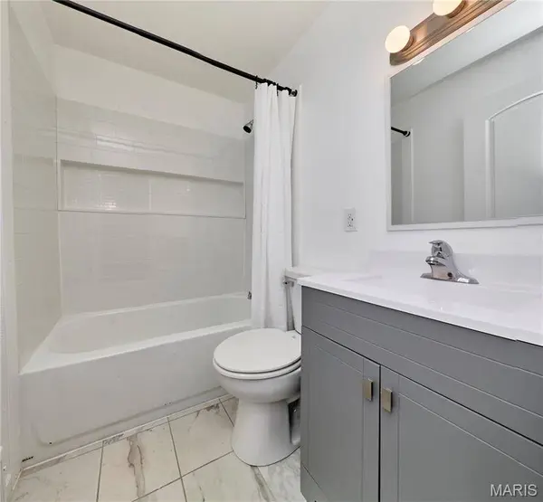 10075 Coburg Lands DR, St Louis, MO 63137