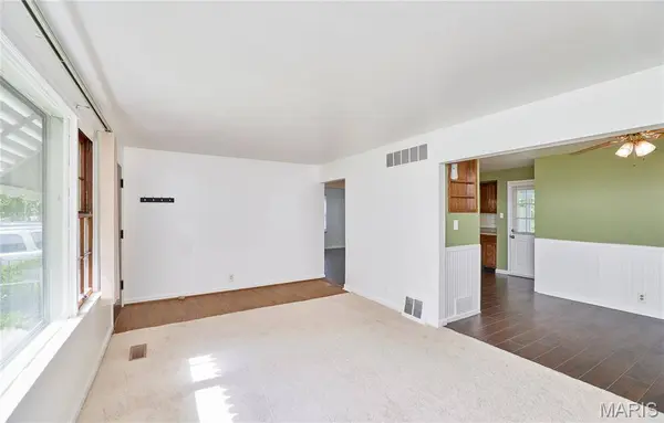 10075 Coburg Lands DR, St Louis, MO 63137