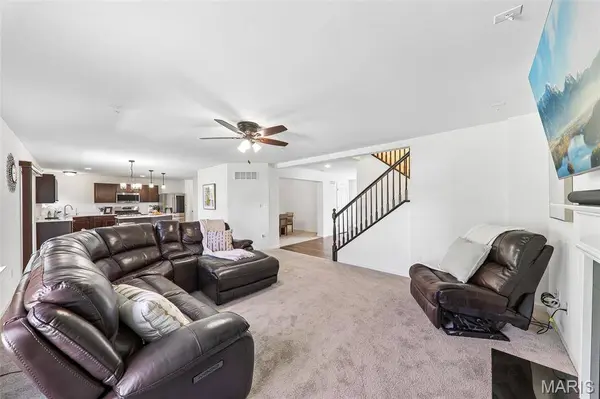 819 Cedar Bluff WAY, Fenton, MO 63026