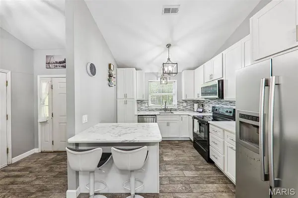 12948 Autumn View DR, St Louis, MO 63146