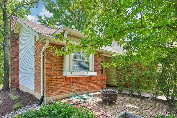 12948 Autumn View DR, St Louis, MO 63146