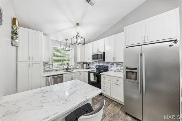 12948 Autumn View DR, St Louis, MO 63146