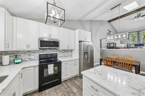 12948 Autumn View DR, St Louis, MO 63146