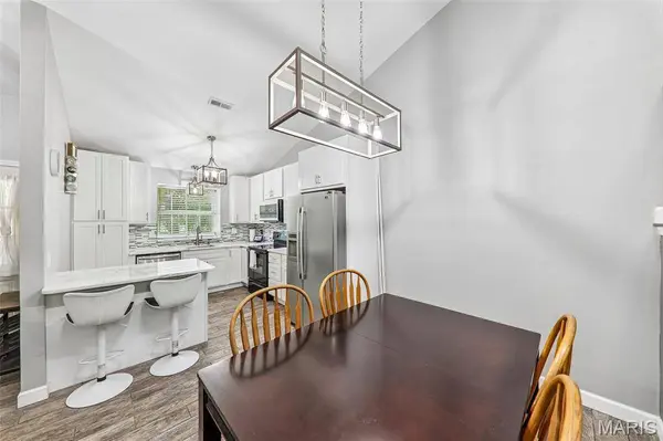 12948 Autumn View DR, St Louis, MO 63146