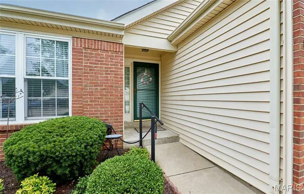 8 Turtle Creek Villas DR #4R, O'fallon, MO 63366