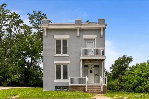 5866 Etzel AVE, St Louis, MO 63112