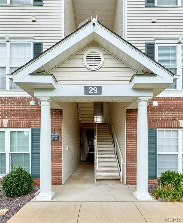 29 Kassebaum LN #307, Unincorporated, MO 63129