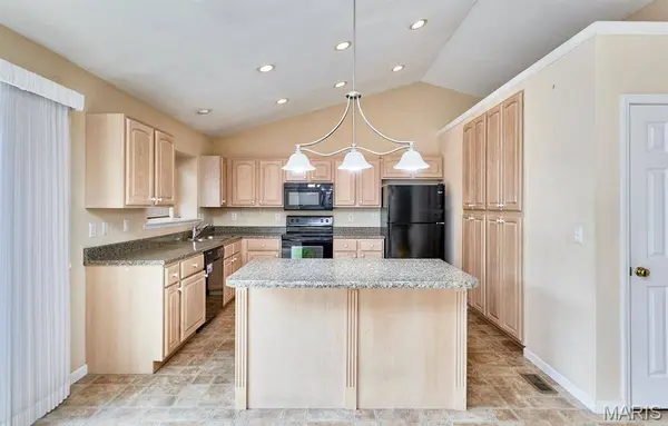 1516 Hibernation HOLW, Wentzville, MO 63385