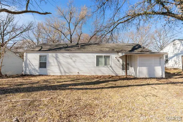9750 Lorna LN, St Louis, MO 63136