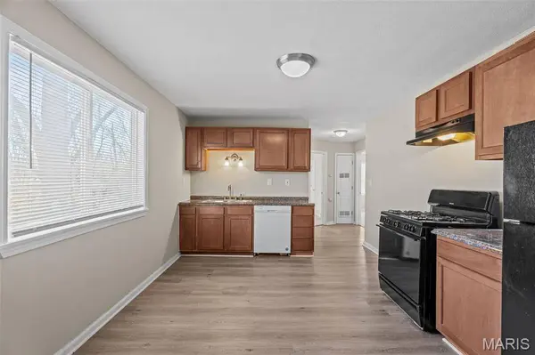 9750 Lorna LN, St Louis, MO 63136