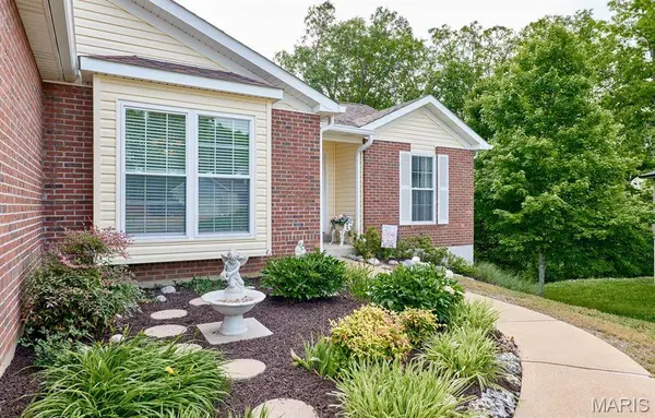 9852 Sand Castle DR, Pevely, MO 63070