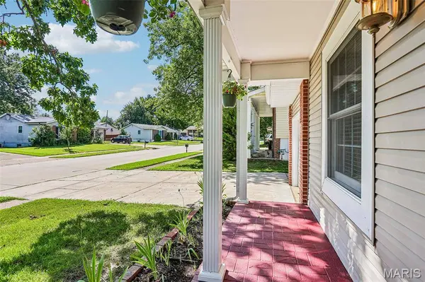 2213 Gladiator DR, Fenton, MO 63026