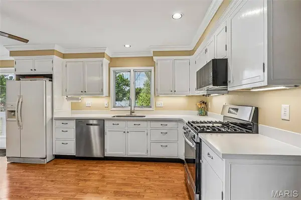 2213 Gladiator DR, Fenton, MO 63026