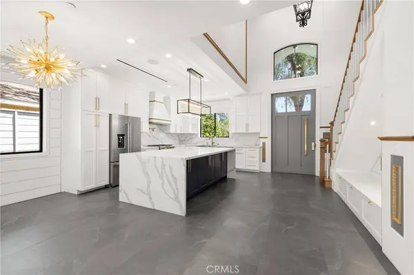 22121 Providencia, Woodland Hills, CA 91364