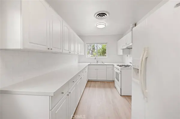 18418 Sylvan, Reseda, CA 91335