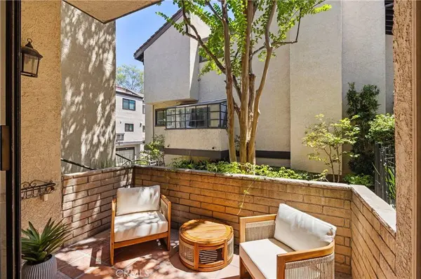 5711 Owensmouth #125, Woodland Hills, CA 91367