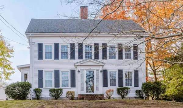 286 Essex St, Weymouth, MA 02188-4124