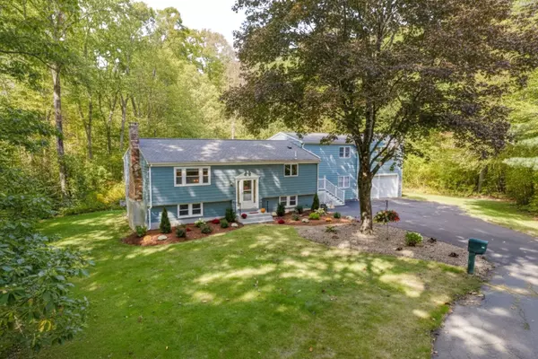 16 Park Ln, Norton, MA 02766-2110