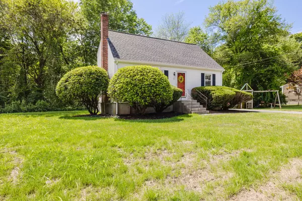Foxboro, MA 02035-1645,27 Connie Dr