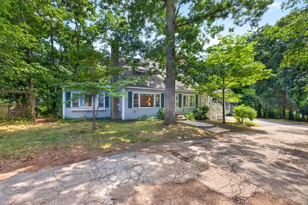 40 Oak St, Bellingham, MA 02019