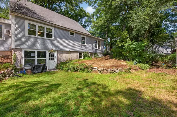 40 Oak St, Bellingham, MA 02019