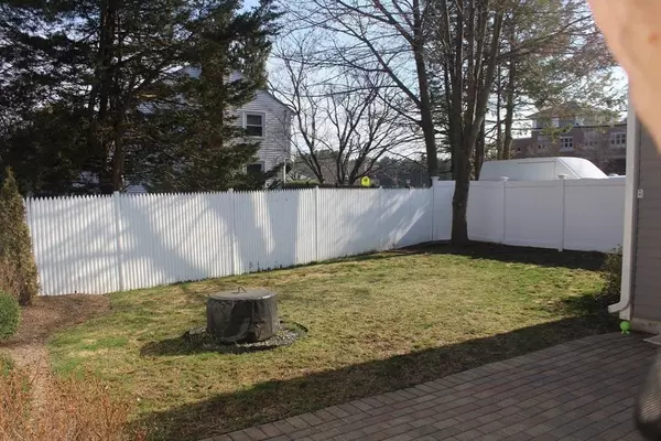 268 Common St, Walpole, MA 02081