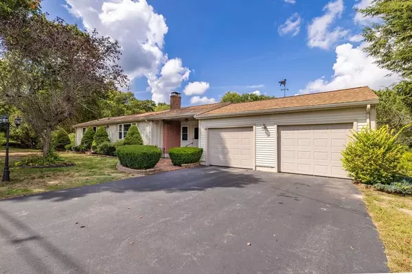 45 Fisher St, Taunton, MA 02780