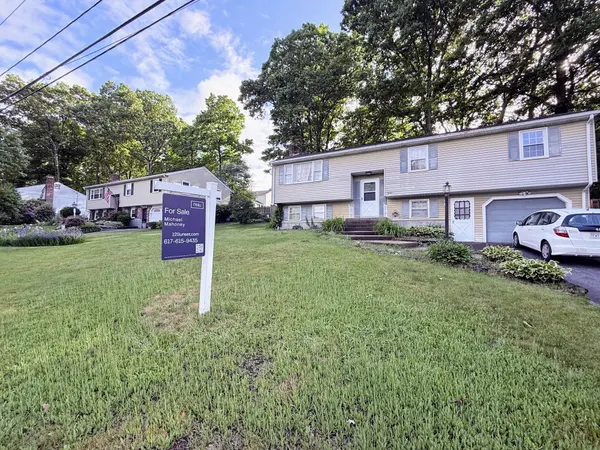12 Sunset Dr, Milford, MA 01757-1318