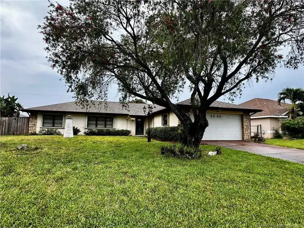 2283 SE Gaslight ST, Port Saint Lucie, FL 34952