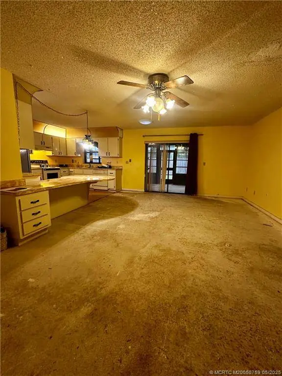 2283 SE Gaslight ST, Port Saint Lucie, FL 34952