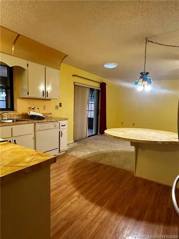 2283 SE Gaslight ST, Port Saint Lucie, FL 34952