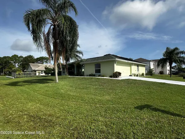 283 Umber ST NW, Palm Bay, FL 32907