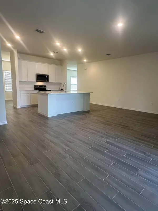 852 Remsen AVE NW, Palm Bay, FL 32907
