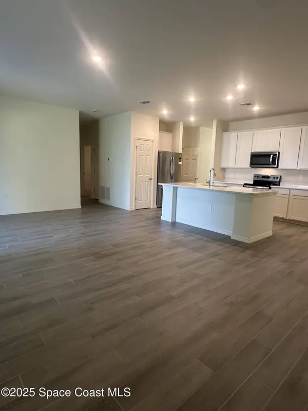 852 Remsen AVE NW, Palm Bay, FL 32907