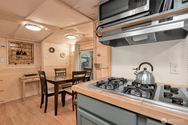 1029 Maple LN, Sumas, WA 98266