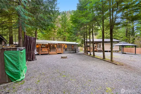 1029 Maple LN, Sumas, WA 98266