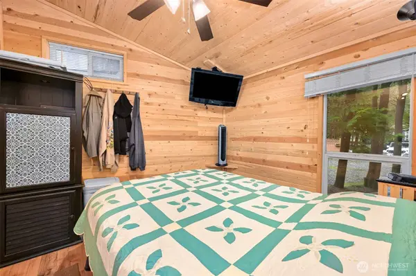 1029 Maple LN, Sumas, WA 98266