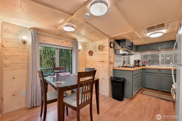 1029 Maple LN, Sumas, WA 98266