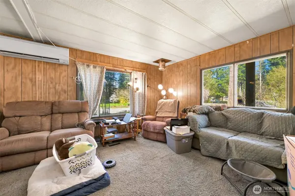 8536 Juniper PL, Maple Falls, WA 98266