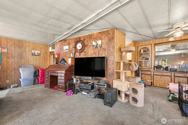 8536 Juniper PL, Maple Falls, WA 98266