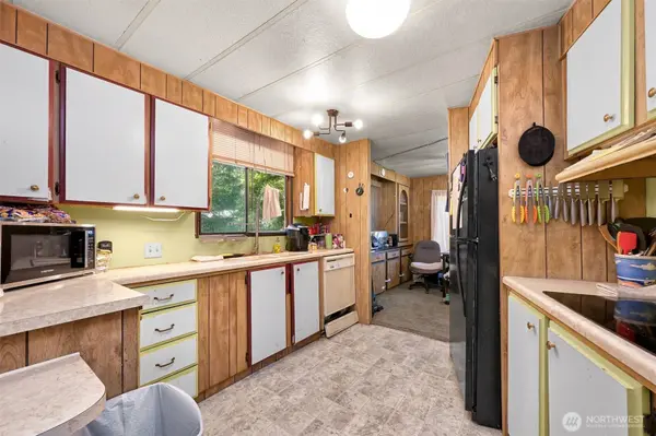 8536 Juniper PL, Maple Falls, WA 98266