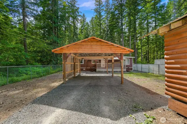 8283 Golden Valley BLVD, Maple Falls, WA 98266
