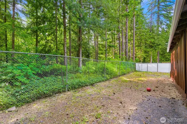 8283 Golden Valley BLVD, Maple Falls, WA 98266